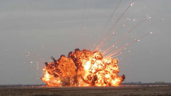 Пока Т-90 держит прямой удар TOW2, «Леопард-2» горит как спичка от «Фагота» Пока Т-90 держит прямой удар TOW2, «Леопард-2» горит как спичка от «Фагота»