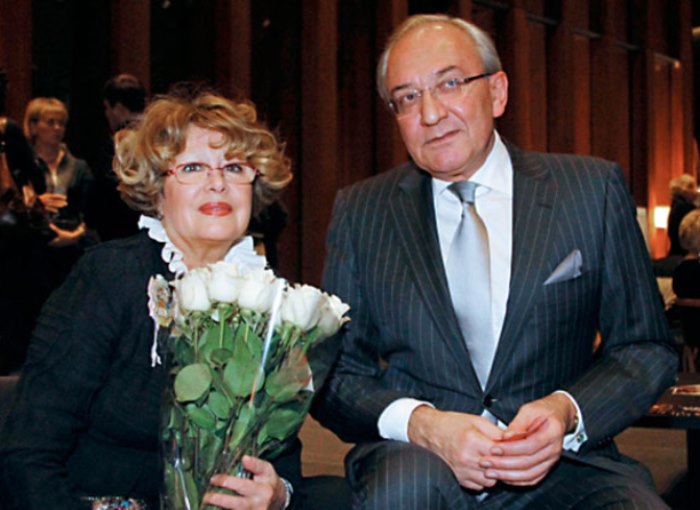 Марина Неелова с мужем Кириллом Геворгяном | Фото: 24smi.org Марина Неелова с мужем Кириллом Геворгяном | Фото: 24smi.org