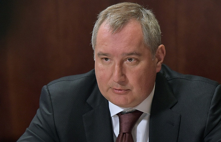 "Все-таки они редкие идиоты". Рогозин ответил на критику украинца в адрес танка "Армата"