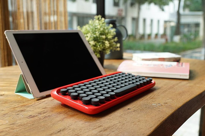 hipster-retro-typewriter-keyboard-lofree-v7