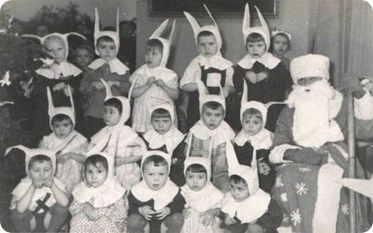 Мальчики - зайчики, девочки - снежинки… Мальчики - зайчики, девочки - снежинки…