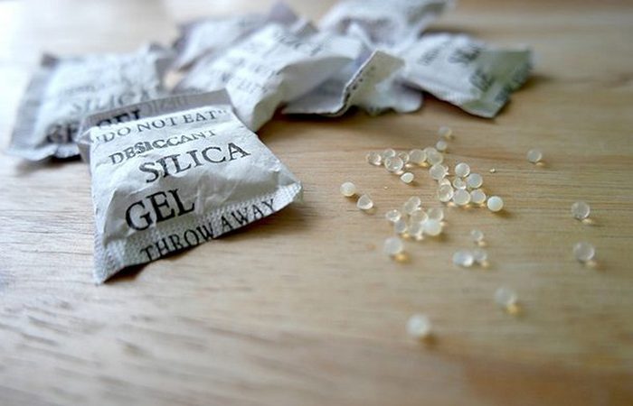 Предотвратить повреждения от влаги: пригодится силикагель. Предотвратить повреждения от влаги: пригодится силикагель.