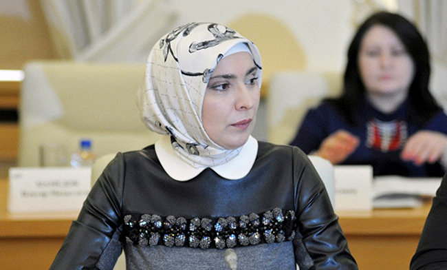 Айна Гамзатова выдвинула свою кандидатуру на пост президента России