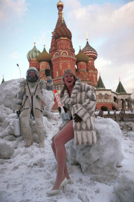 Время перемен: 18 ретро фотографий Москвы «лихих 90-х»