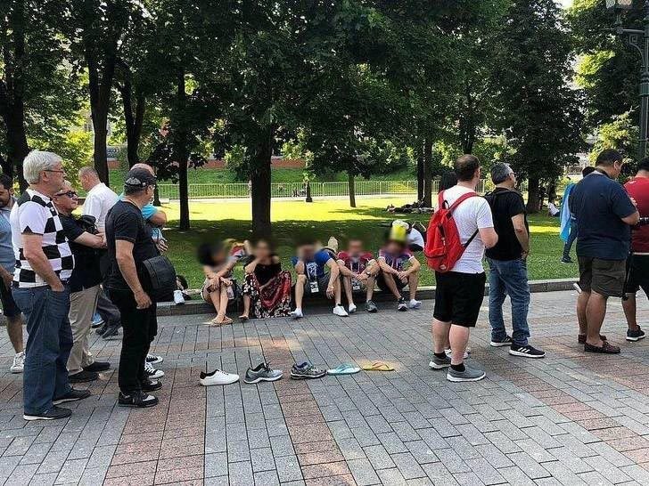 Взрослые — это просто большие дети! Взрослые — это просто большие дети!