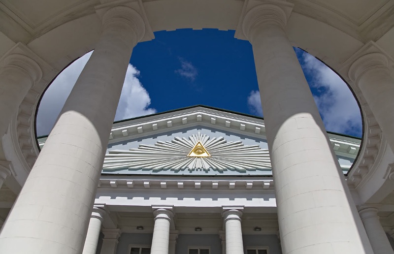 МАСОНСКИЕ ЗНАКИ В МОСКВЕ
