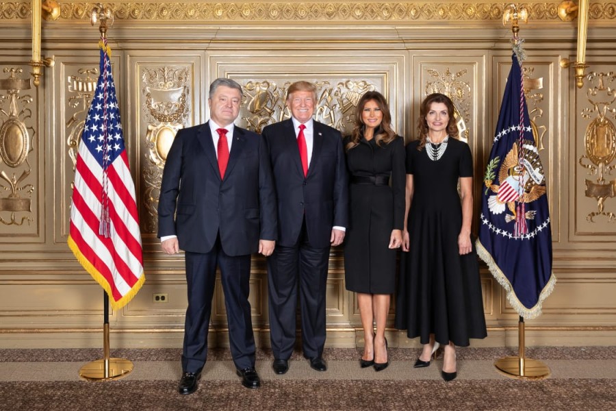 Путин пожаловался Трампу на Меркель и Макрона