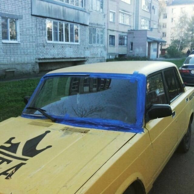 Синяя изолента вместо тысячи инструментов Синяя изолента вместо тысячи инструментов
(29 фото)