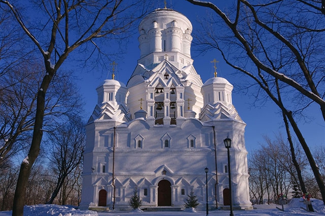 Неразгаданные тайны, которые хранят пять необычных храмов Москвы