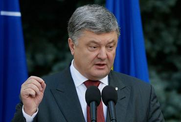 Порошенко еще год может строить козни России - эксперт