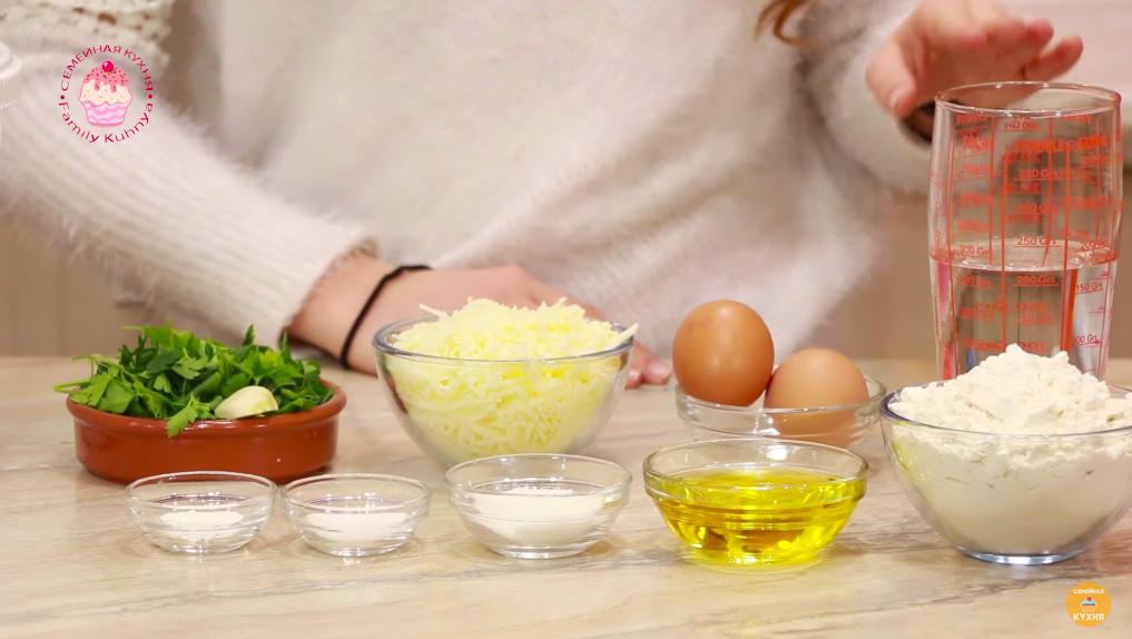 Вкуснейшие сырные блины с чесноком и зеленью Вкуснейшие сырные блины с чесноком и зеленью