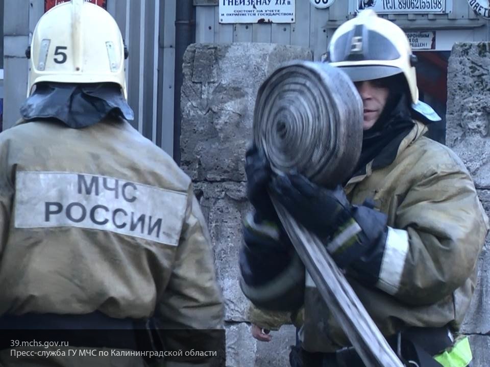 В Сети появилось видео с места пожара на бывшей ткацкой фабрике в Подмосковье