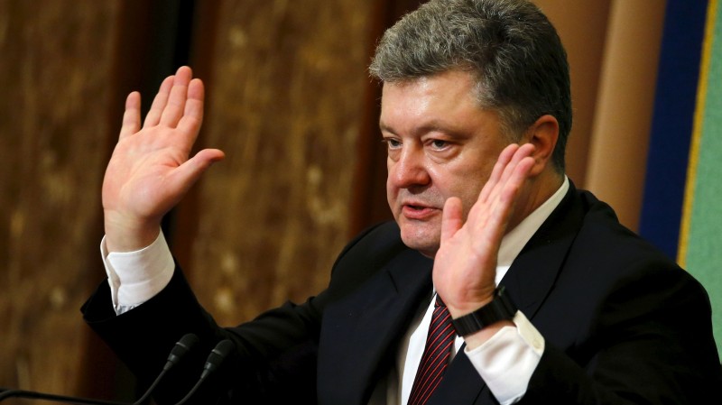 Новогодний сюрприз для Порошенко: «мясник» Трамп сделает из Украины «оливье» Новогодний сюрприз для Порошенко: «мясник» Трамп сделает из Украины «оливье»