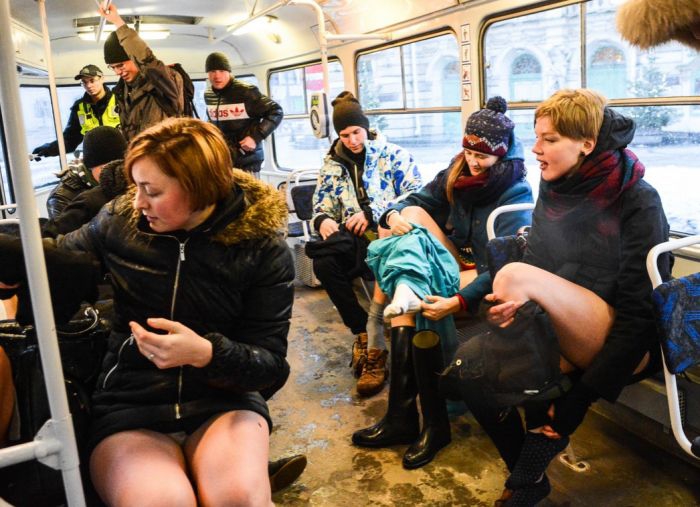 Флешмоб: В метро без штанов Флешмоб: В метро без штанов без штанов, метро, флешмоб