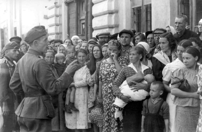 Фотография, сделанная немецким военным фотокорреспондентом в оккупированном Могилеве.