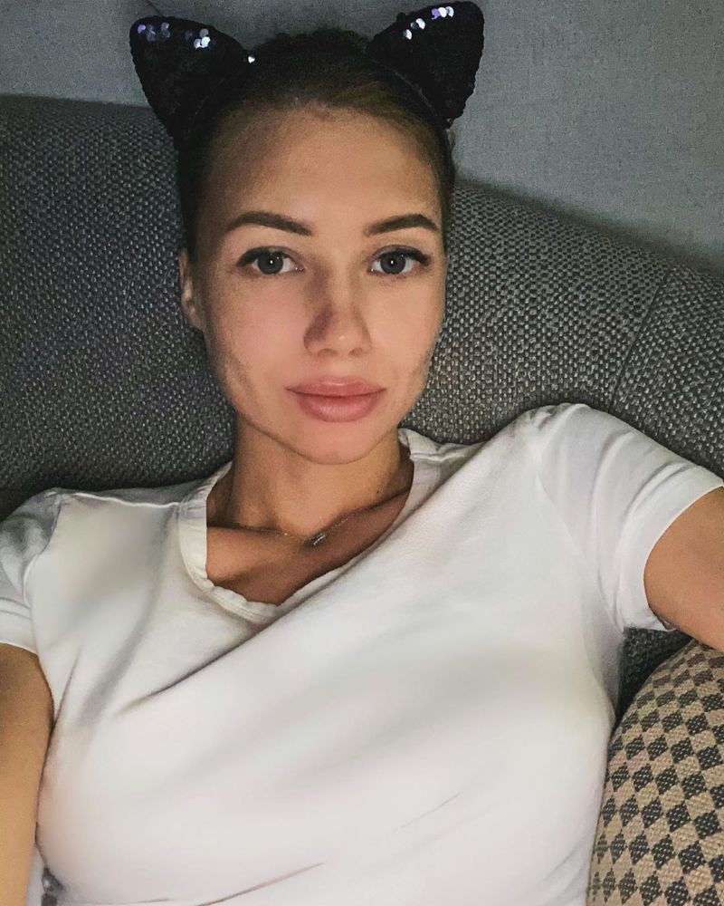 Вот как сейчас выглядит девушка, которая стояла у тебя на аватарке 10 лет назад