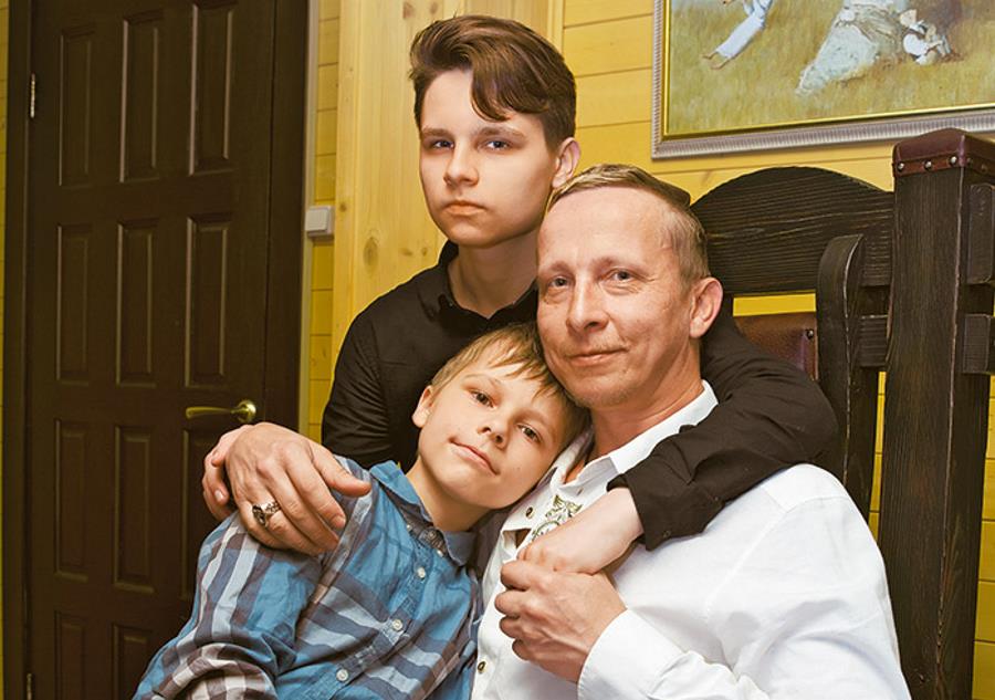 Семья федора добронравова фото с сыновьями и женой и внуками