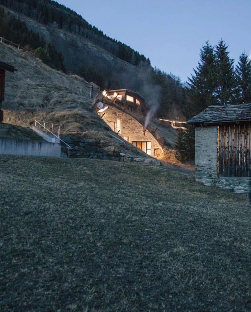 7 крутых фото подземной виллы в Альпах