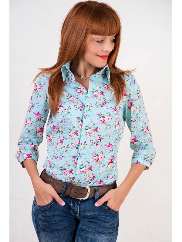 7 блузок, которые до сих пор покупают женщины 50+, но они вас только старят