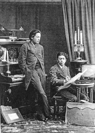 7872755-R3L8T8D-400-chekhovbrothers.jpg