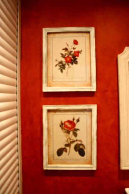 Красная ванная комната фото, картины на стене ванной