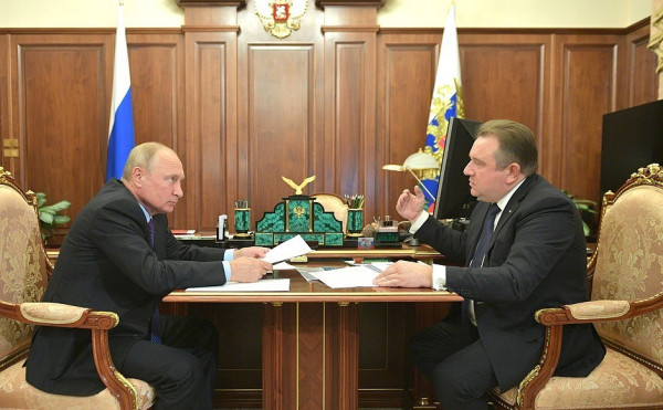 Владимир Путин и глава ОСК Алексей Рахманов обсудили воссоздание Волжского торгового пути