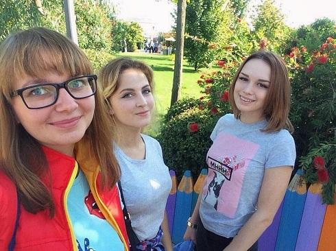 У Дианы просматривается живот У Дианы просматривается живот