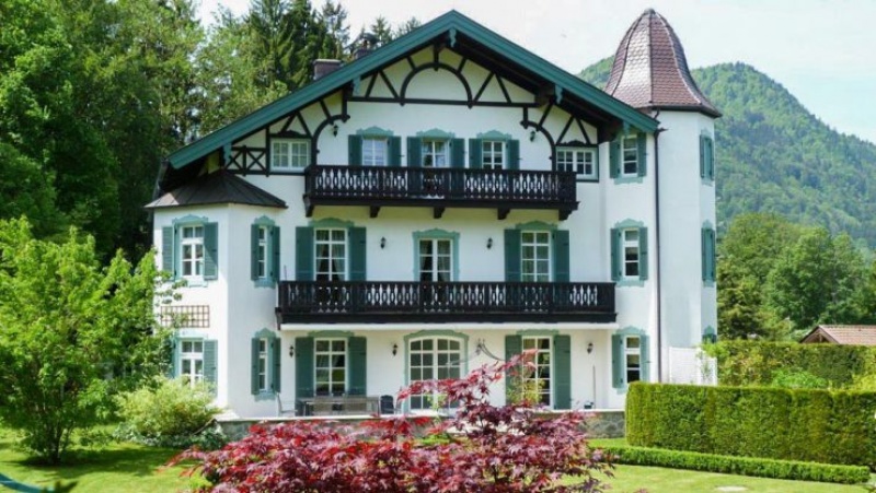 Откуда деньги, Михаил Сергеевич? Откуда деньги, Михаил Сергеевич?