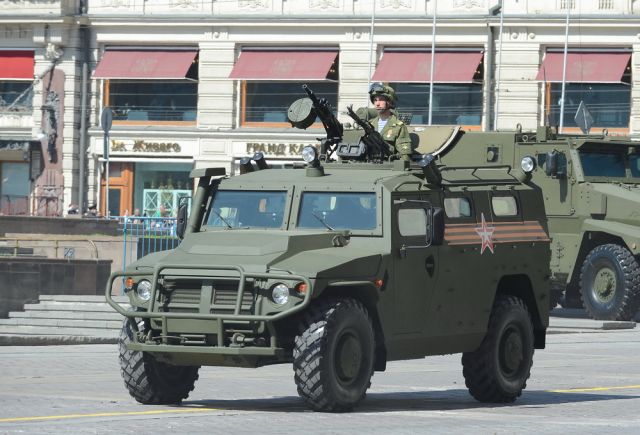Российские военные будут передвигаться в компьютерах на колесах