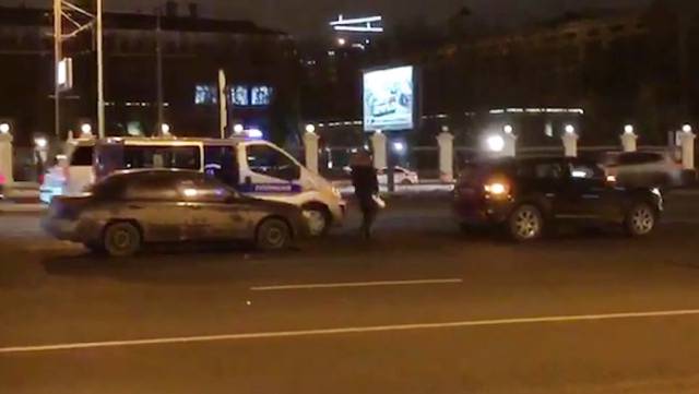 Видео с места ДТП на Кутузовском проспекте в Москве