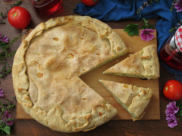 «Колокитопита», или греческий пирог с кабачками и сыром (Kolokithopita, or Greek Zucchini Pie)