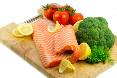 Заменяйте жирные мясо и мясные продукты фасолью, бобами, чечевицей, рыбой, птицей или нежирным мясом Заменяйте жирные мясо и мясные продукты фасолью, бобами, чечевицей, рыбой, птицей или нежирным мясом