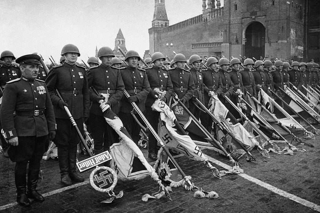 ФСБ обнародовала архивные документы, связанные с Парадом Победы 1945 года