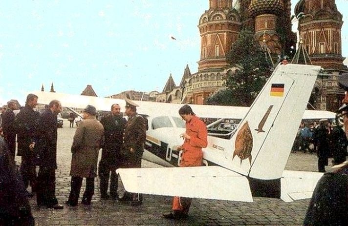 Почему Матиас Руст прилетел на Красную площадь