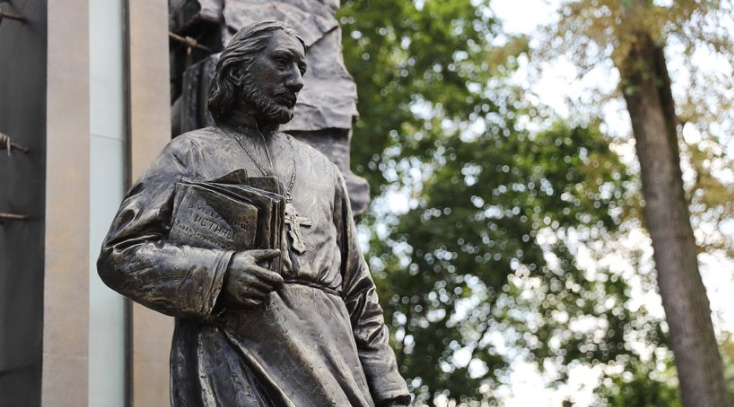 Памятник философу и богослову Павлу Флоренскому открыли в Сергиевом Посаде