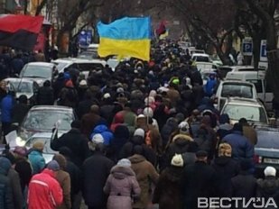 Самооборона вышла в Киеве на акцию, посвященную годовщине Евромайдана