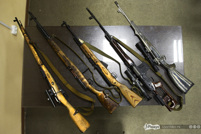 Слева направо: винтовка Мосина образца 1891/1930;СВТ-40;СКС;СВД; ORSIS Hunter