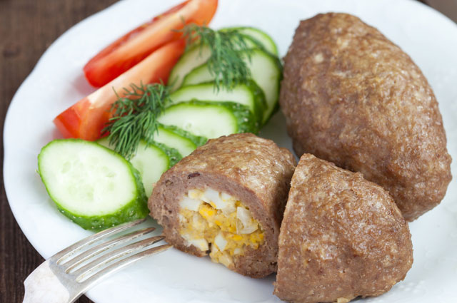 Мясные зразы с яйцом