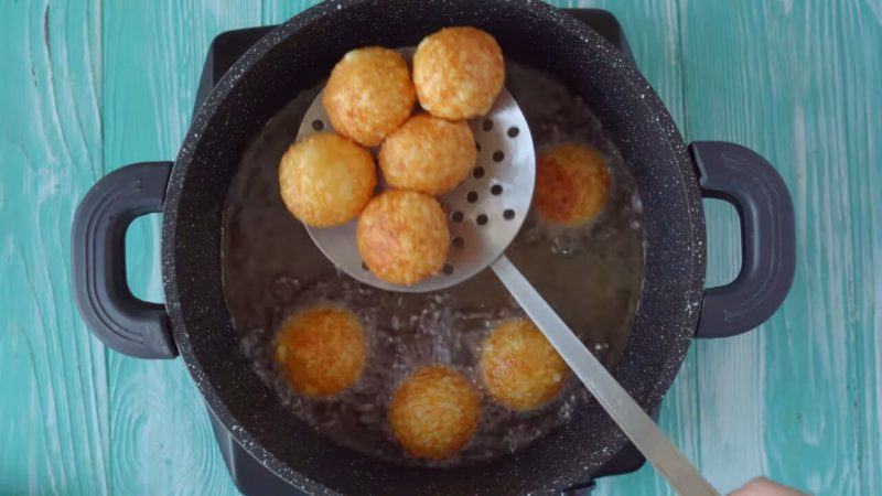Неимоверная вкуснятина из сыра за 15 минут — готовьте тройную порцию Неимоверная вкуснятина из сыра за 15 минут — готовьте тройную порцию