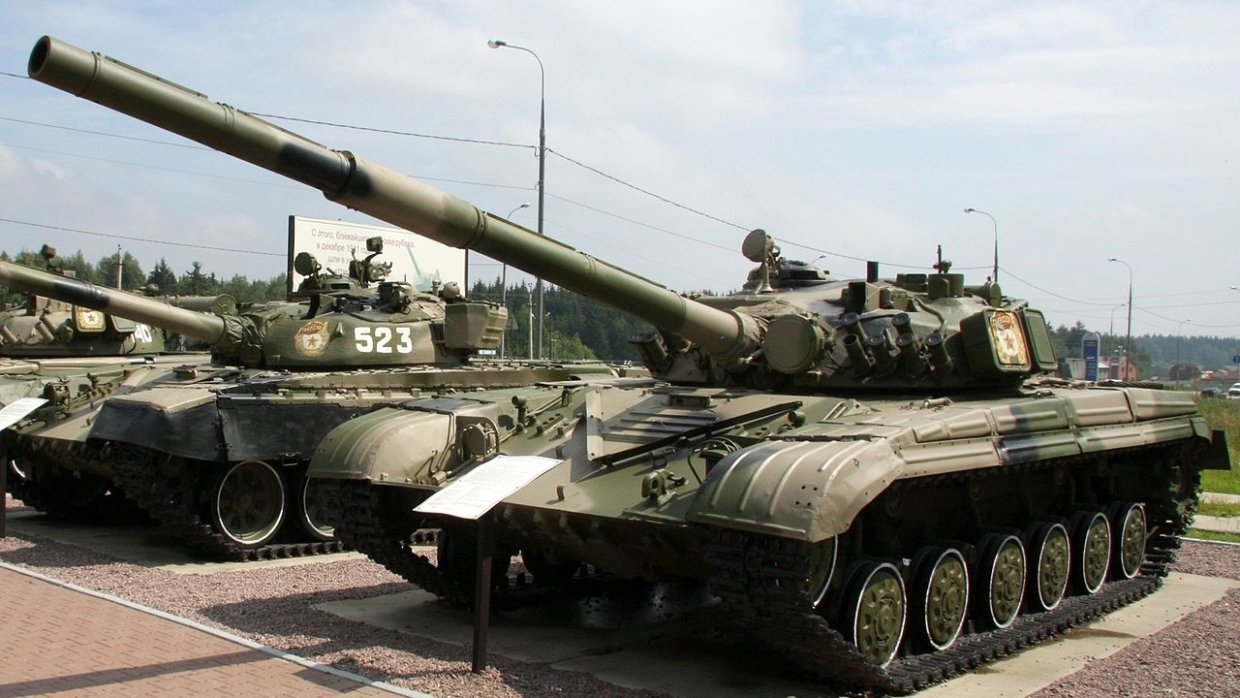 Управляющих советским танком Т-64 кадетов из США сняли на видео