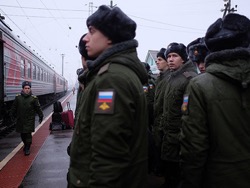 Путин пообещал отменить службу по призыву