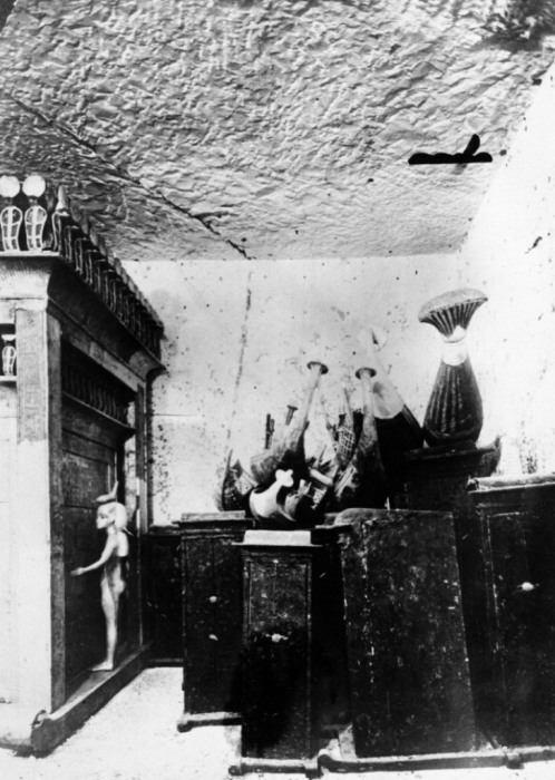 Часть из сокровищ, найденные в гробнице Тутанхамона в 1923 году. Часть из сокровищ, найденные в гробнице Тутанхамона в 1923 году.