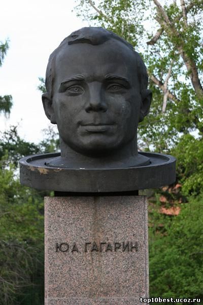 Самые странные памятники России