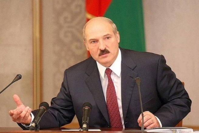 Лукашенко готовит Белоруссию к защите независимости Лукашенко готовит Белоруссию к защите независимости