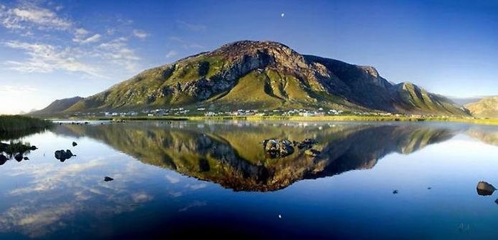 Шикарные отражения в воде (36 фото) Шикарные отражения в воде