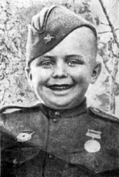 Боец Алёшкин