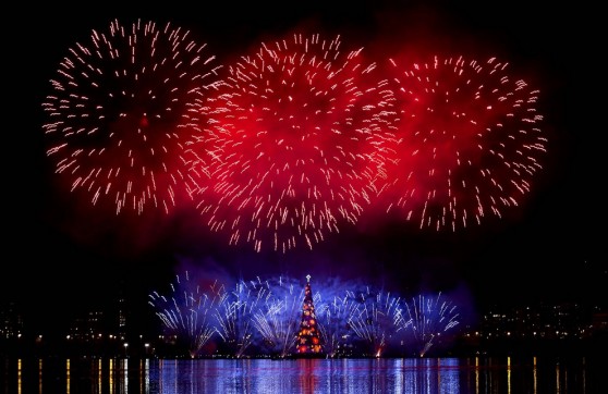 Новый Год 2013: ёлки крупнейших городов мира (12 фото)