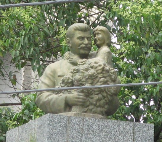 Памятники И.В.Сталину по всему миру. Памятники И.В.Сталину по всему миру.