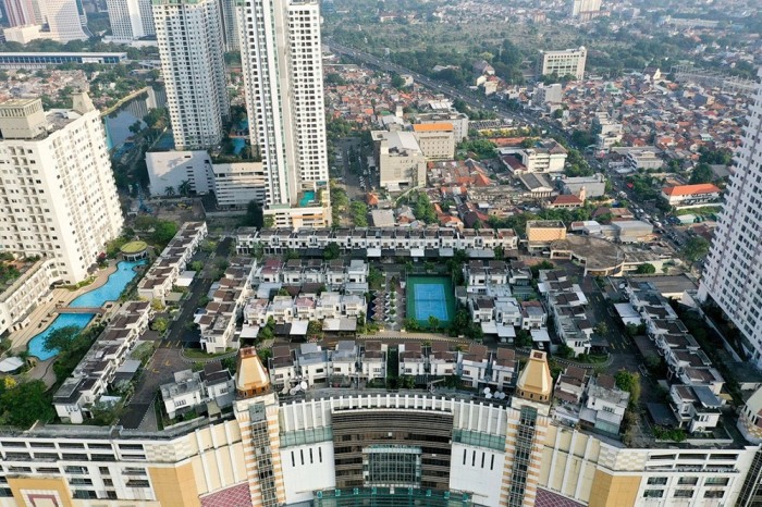 Деревня Cosmo Park на крыше торгового комплекса Thamrin City Mall в центральной части Джакарты (Индонезия). | Фото: amusingplanet.com. Деревня Cosmo Park на крыше торгового комплекса Thamrin City Mall в центральной части Джакарты (Индонезия). | Фото: amusingplanet.com.