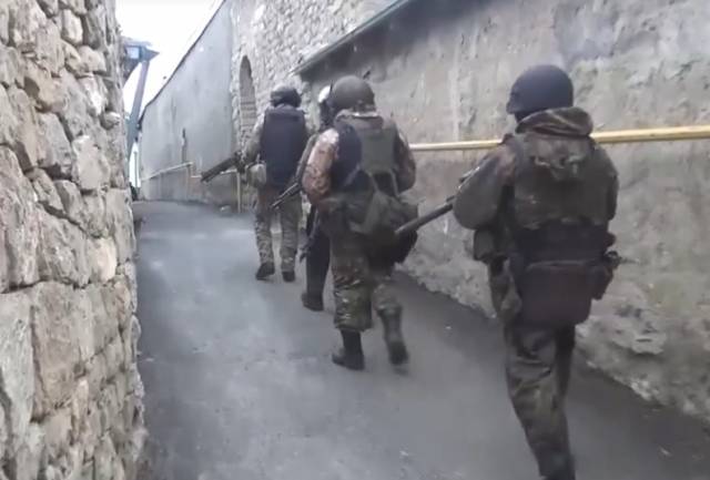 НАК опубликовал видео спецоперации в Дагестане, в ходе которой был уничтожен боевик ИГ